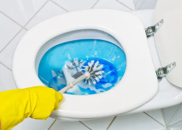 How to Clean a Bathroom in 10 Easy Steps