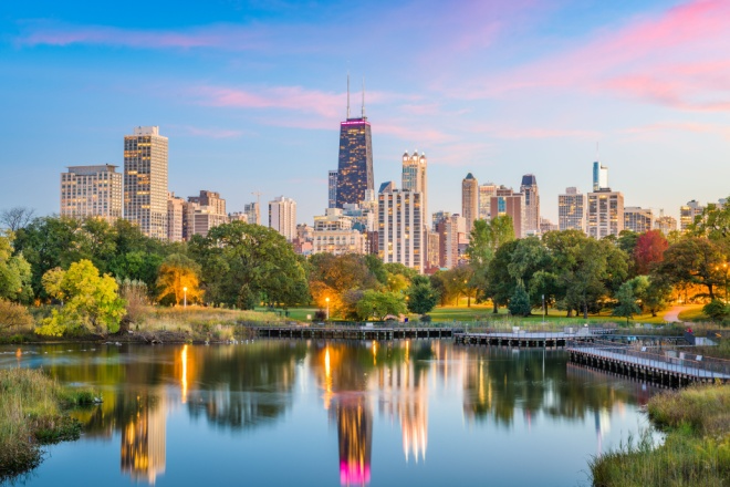 Downtown skyline in Chicago, IL.