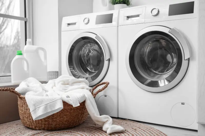 https://www.mollymaid.com/us/en-us/molly-maid/_assets/images/mly-clean-washing-machines-(1).webp